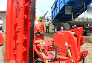 Les broyeurs d’accotement Gyrax RFE adoptent une tête d'attelage plus large, mieux adaptée aux gros tracteurs