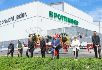 Pöttinger nouvelle usine Réussir Machinisme