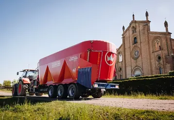 Siloking propose une transmission à variation continue sur certaines mélangeuses, afin de réduire le besoin de puissance du tracteur. 