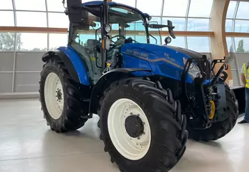 Tracteur New Holland T5 Dual Command présenté à l'usine CNH  de Basildon