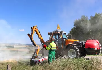 Cuve de lutte contre les incendies de Noremat montée sur tracteur Lindner by Noremat