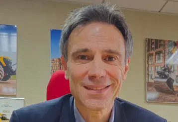 Photo Portrait de Renaud Dehillotte, directeur dénéral de JCB France.