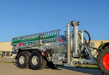 <em class="placeholder">Tonne à lisier Fliegl Top Line Plus avec bras de pompage Elefant</em>