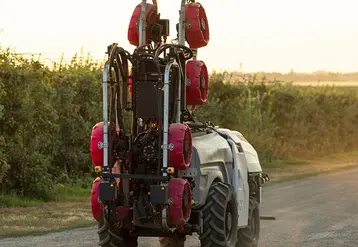 Robot autonome de pulvérisation Yamaha Agriculture