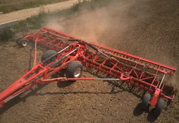 <em class="placeholder">Le déchaumeur à disques indépendant Maschio Gaspardo Véloce TX Isotronic. </em>