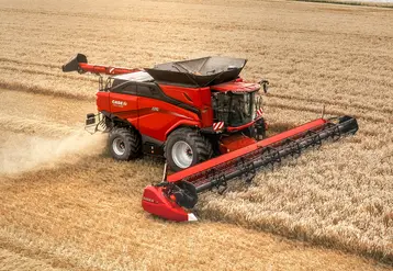 <em class="placeholder">Moissonneuse-batteuse Case IH Axial Flow AF9 et barre de coupe VariCut G500V</em>