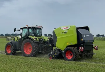 <em class="placeholder">presse à balles rondes à chambre fixe Claas Rollant 630 RC</em>