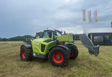 <em class="placeholder">Chargeur télescopique Claas Scorpion 848</em>