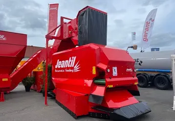 <em class="placeholder">robot d&#039;alimentation Jeantil Automatic Feeding</em>