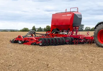 <em class="placeholder">Semoir en ligne Horsch Pronto 9 DC</em>