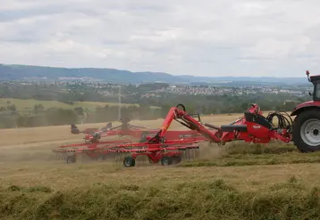 <em class="placeholder">Andaineur à quatre rotors Kuhn GA 14231 </em>