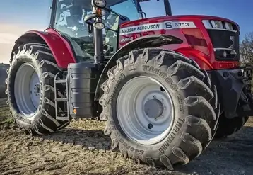 <em class="placeholder">Tracteur Massey Ferguson 6713 équipé de pneumatiques Trelleborg TM800 ProgressiveTraction.</em>