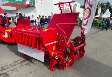 <em class="placeholder">Dérouleuse de balles rondes et cubiques DBCR de Silofarmer</em>