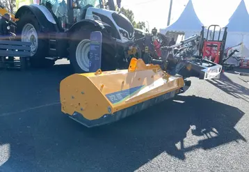 <em class="placeholder">faucheuse d'accôtement Lagarde FZ III.</em>