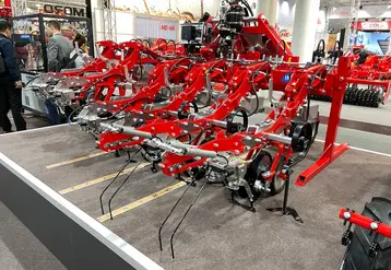 <em class="placeholder">Bineuse Einböck Invera</em>