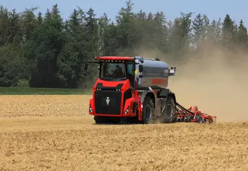 <em class="placeholder">Automoteur d'épandage Holmer Terra Variant 650</em>