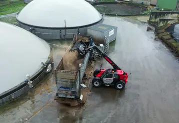 <em class="placeholder">Chargeur télescopique Manitou dans une unité de méthanisation</em>