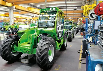 <em class="placeholder">Chaîne d'assemblage des chariots télescopiques dans l'usine Merlo de Cuneo en Italie</em>