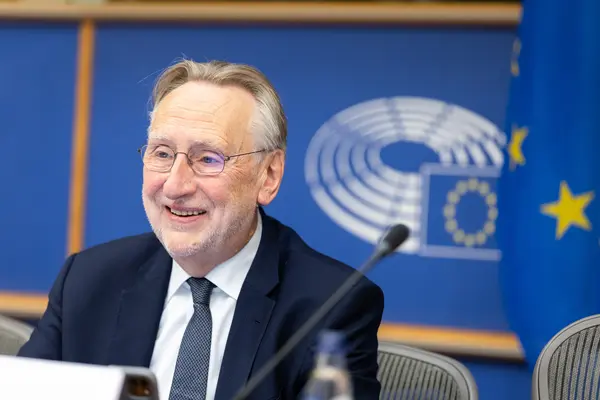 Le président de la commission du Commerce international du Parlement européen, le social-démocrate allemand Bernd Lange est satisfait de l'issue du sc