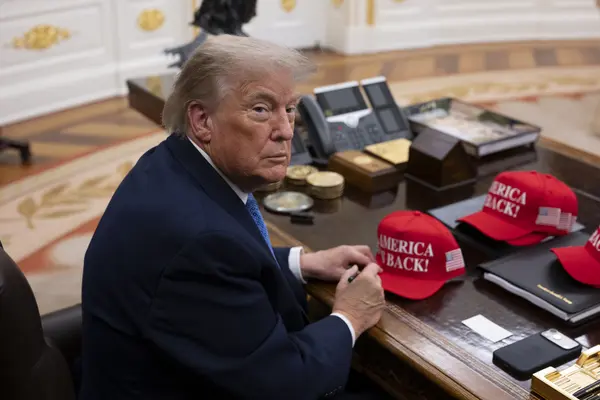 Donald Trump dans le Bureau oval de la Maison Blanche