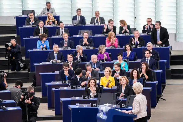 La nouvelle Commisison européenne au Parlement de Strasbourg