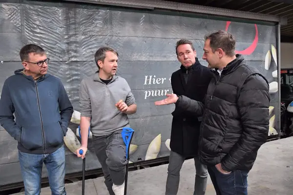 Christophe Hansen visite une ferme de production de chicon