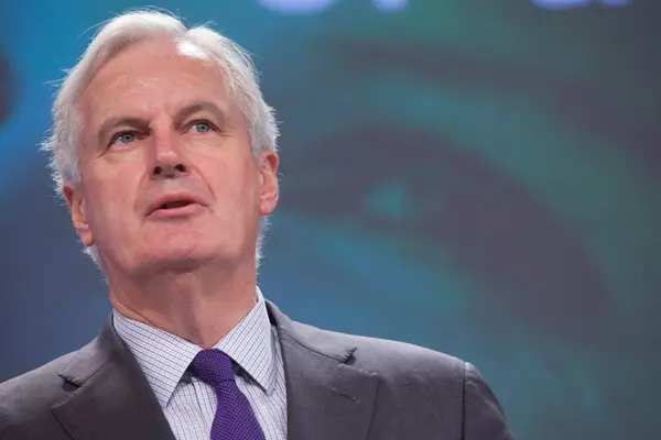 Attention, cette photo n'est pas une photo Réussir. © Etienne Ansotte/Commission européenne. Michel Barnier, membre de la CE, chargé du Marché intérie