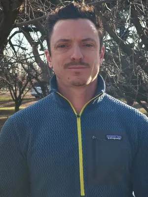 <em class="placeholder">Fruits : Alexi Bois, nouveau président de l’AOP Pêches et abricots de France</em>