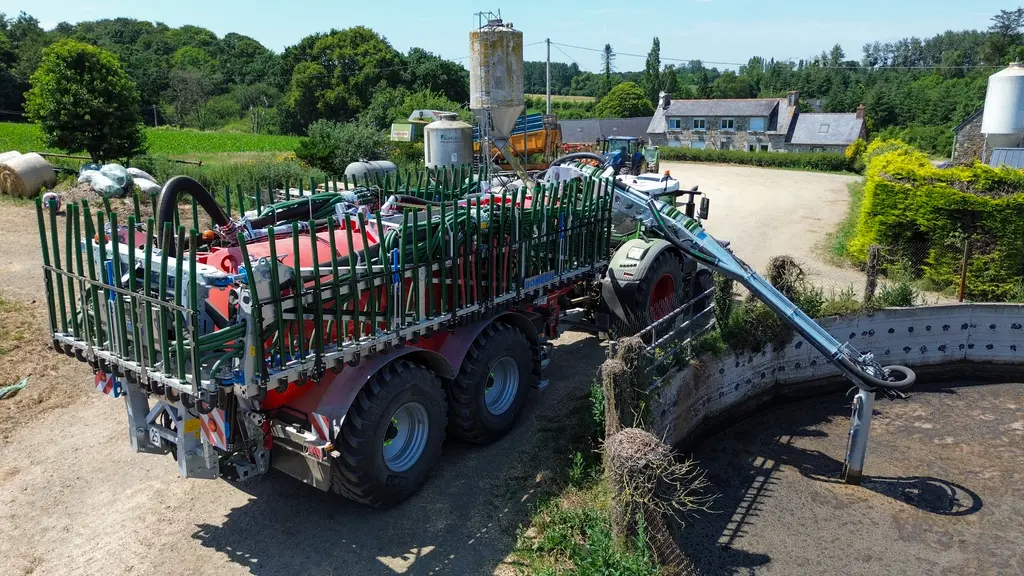 Bras de pompage à trois articulations de tonne à lisier Armor Industries