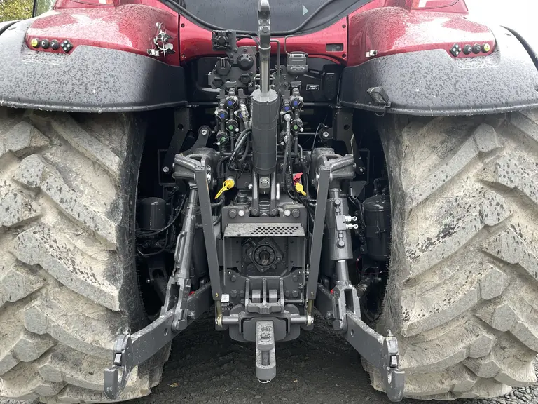 Relevage arrière du tracteur Valtra série T de sixième génération.