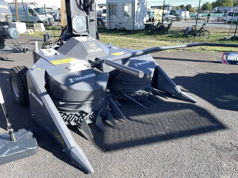 Listech importe les ensileuses portées Celikel Challenger