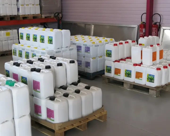 Stockage de produits de nutrition et de stimulation des défenses de la plante, chez les Cousinié
Méthode Cousinié, Brice et Jean-Pierre Cousinié, m