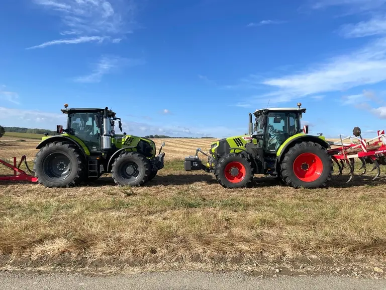 Tracteurs Claas Arion serie 5.180 et Arion 570 Night Edition