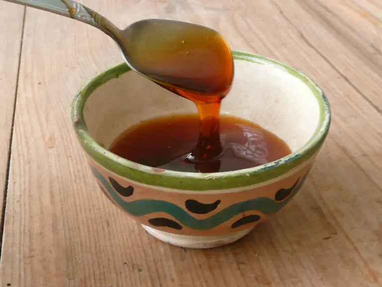 Attention à la dénomination du produit. Utilisez plutôt « caramel au miel » , si le caramel respecte bien le procédé de fabrication du caramel.
