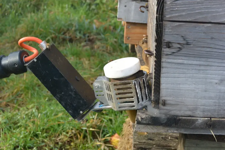 Dans la lutte contre Varroa, fermer les ruches rend le traitement plus efficace