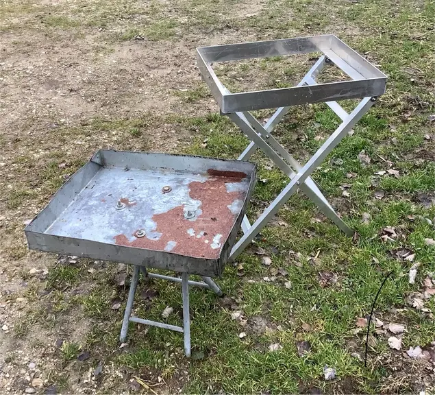 Un support ergonomique pour la pose des chasse-abeilles
