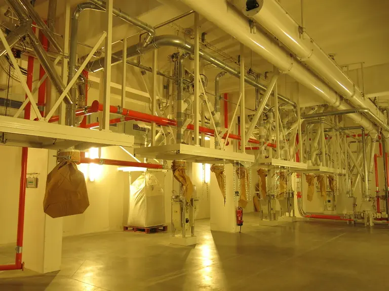 Les déchets de fabrication de Celnat sont récupérés et valorisé en alimentation animale certifiée bio. © V. R.