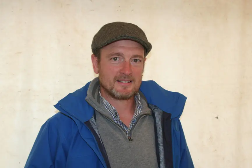 Adam Greenhalgh, éleveur dans la Creuse. «  Dans la mesure où les broutards nés à l’automne nécessitent davantage de complémentation, la part des mise
