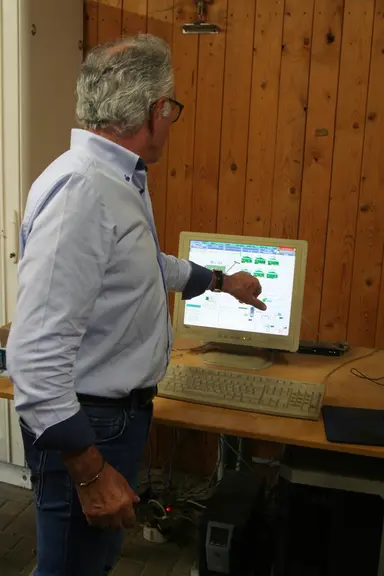 La salle technique représente le cœur de l'installation. Elle a été construite entre les deux fermenteurs principaux. À l'intérieur se trouvent tous l