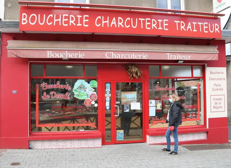 Le prix des femelles a été fixé à 4,20 €/kg carcasse quelle que soit la conformation pour ne pas impacter la marge de la boucherie qui doit encore rembourser un crédit. Avec la Covid-19, le chiffre d’affaires a augmenté de 20 %. © C. Delisle