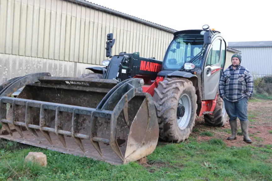 Thomas Lemée est installé en Côte-d'Or sur une ferme de 140 hectares conduite en bio.