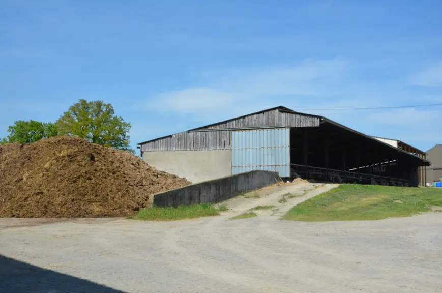 La production de fumier est analysé comme l’un des atout de l’association polyculture élevage pour entretenir le taux de matière organique et la ferti