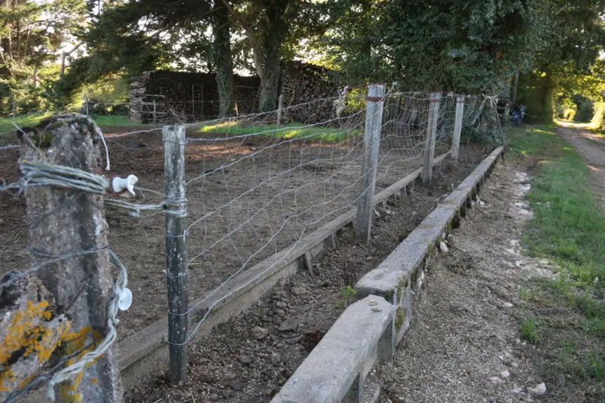 Des auges en bord de parcelles pour faciliter le travail