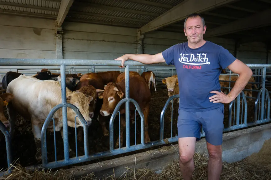 Joseph Altemiras. « Je travaille de façon artisanale et j’aime que le travail soit bien fait. » Il apprécie la finition de chacune de ses bêtes avant