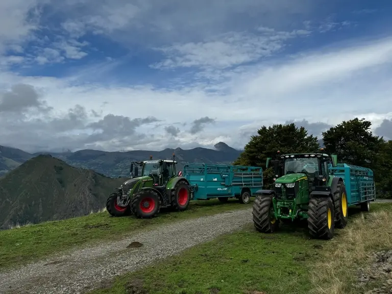 Bétaillères pour le transport des bovins à l'estive, dans les Hautes-Pyrénées
