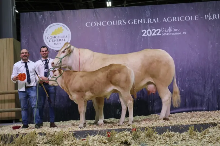 <em class="placeholder">Eleveurs de blondes d'Aquitaine au SIA 2022</em>