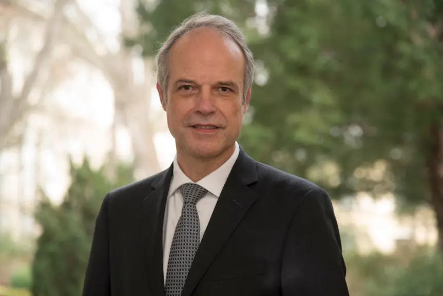<em class="placeholder">Portrait de Jean-Luc ANGOT, Président de la section "Prospective, société, international" du Conseil général de
l'alimentation, de l'agriculture et des espaces ruraux ...</em>