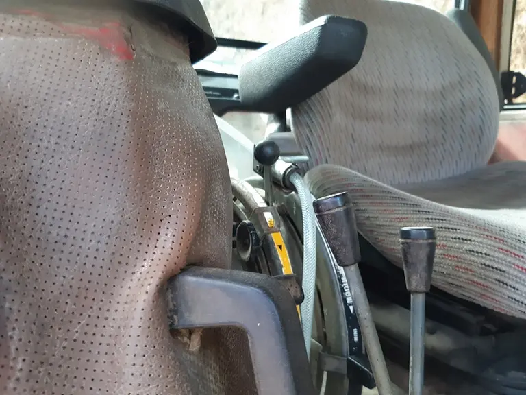 Astuce d’éleveur : « j’ai adapté un pulvé pour la pailleuse »