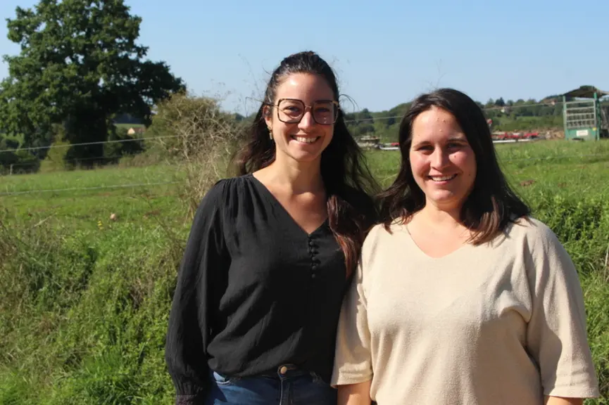 Maéva Faure et Marlène Cournarie du Civo veau sous la mère