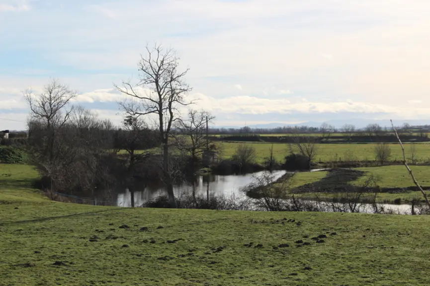 prairies cours d'eau pompe pour irrigation